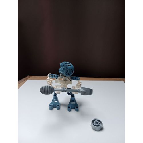 LEGO BIONICLE 8582 Mata Nui Matoran : Matoro (complet avec balle Kolhii)