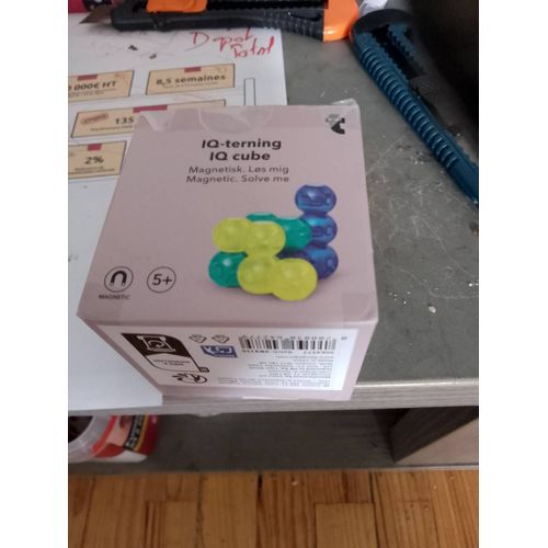 Cube magnétique