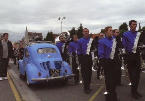 Carte Postale Theme Automobiles - La 4 Cv " Bleu Simone" À La Fête Des Nieulles - Armentieres - 59 - Nord - En 2007