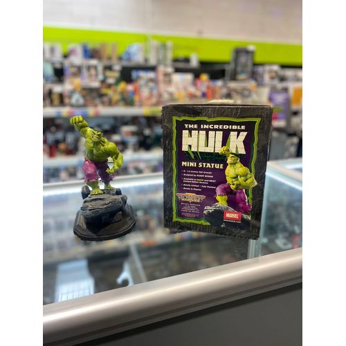 The Incredible Hulk Mini Statue 