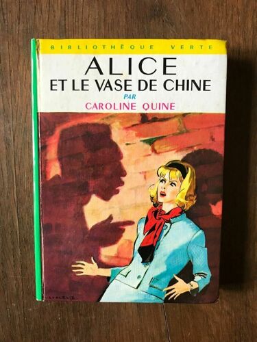 - Alice Et Le Vase De Chine Hachette