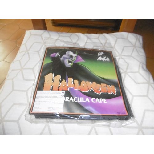 Cape Plastique Noire Dracula P.N.S.