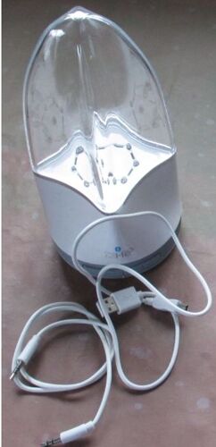 Helium Aqua Water Dancing Speaker-Haut-Parleur À Effet De Jets D'eau Colorés hors service par manque de liquide - pour restauration ou récupération pièces