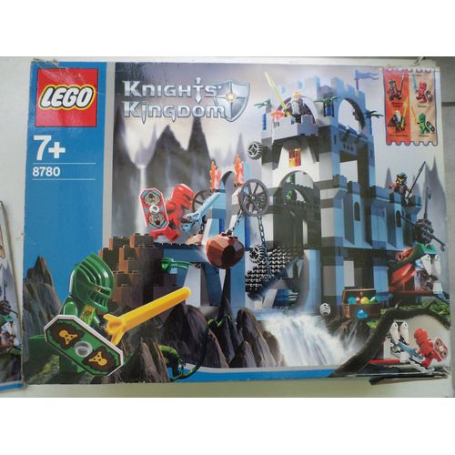 LEGO 8780 Château Castle Moyen Age Chevaliers Knight Kingdom's avec 4 Figurines