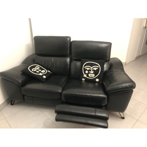 Canapé Cuir Noir 2 Places Électrique Pieds Et Dossier , Têtes , Très Bon État (2ans)