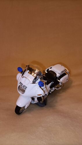 Moto De Police Échelle 1/24ème-Bburago
