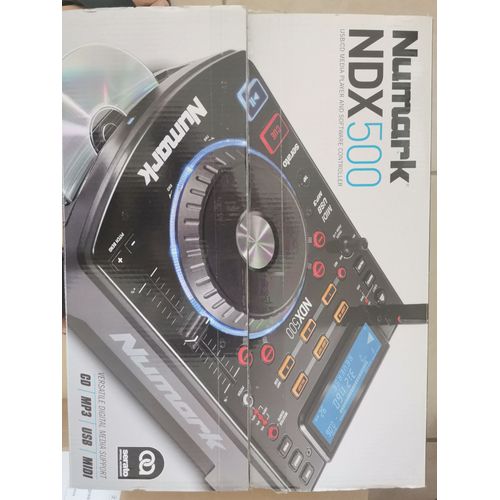 Table de mixage, deux platines et équipements