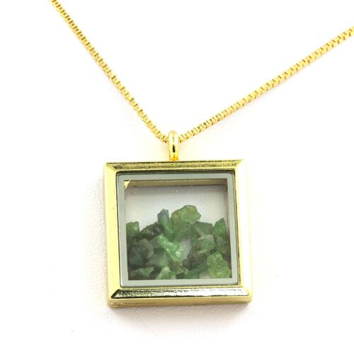 Collier Grenat Tsavorite Brut. Modèle Carré. Couleur Or.