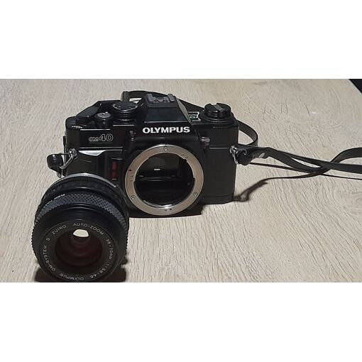 Appareil Photo Argentique Olympus OM10 + 50mm 1.8 – Très Bel état