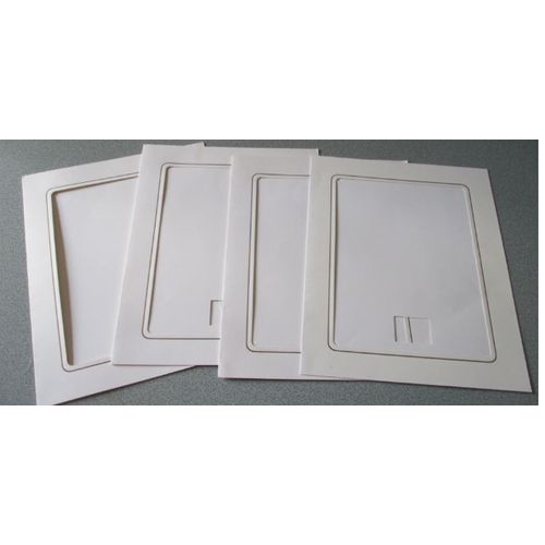 Quatre pochettes de présentation pour grandes photographies-avec liseré doré sur le devant et encoches sur l'arrière