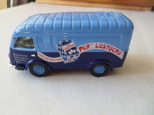 Fourgon Renault 1000kgs Lustucu