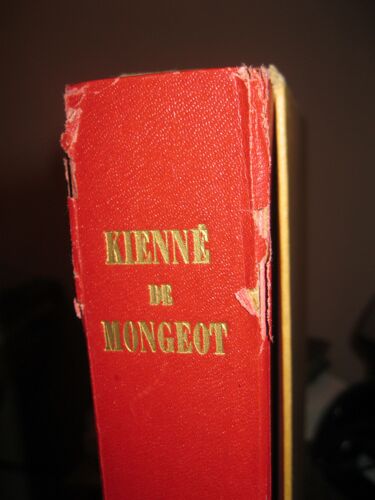 L'abbé Chez Les Nudistes