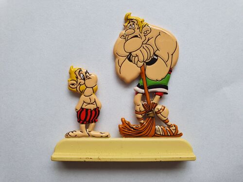 Astérix Figurine Plate En Métal Astérix Et Clodius Cornedurus Goscinny Underzo 2013