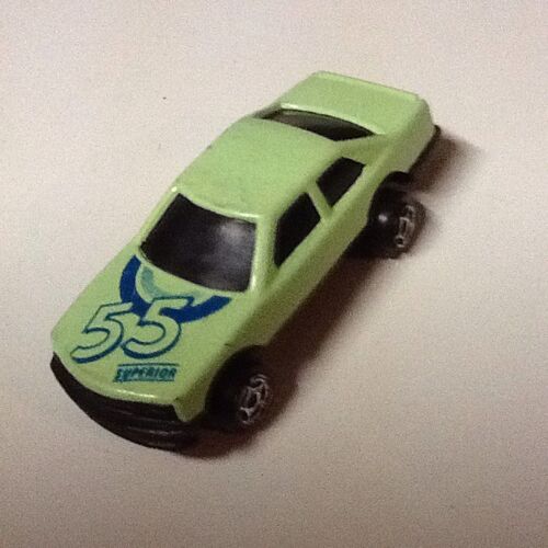 Petite Voiture Coupe Verte