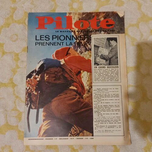 Pilote N°260 -6eme Année -15 Octobre 1964-Hebdomadaire-Magazine Des Jeunes De L'an 2000-Les Pionniers Prennent La Relève-Poster Central Pilotorama:Au Siam Thaïlande De L'éléphant-Blanc-Jeux Olympiques