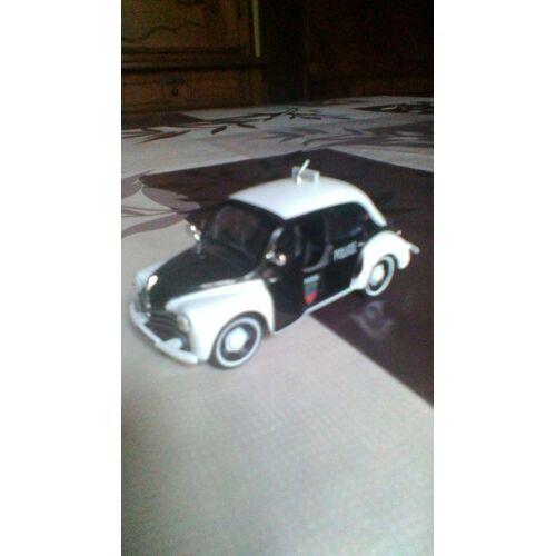 Voiture Miniature Renault 4cv-Editions Atlas