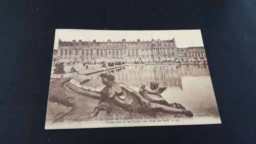 Carte Postale Versailles Facade Du Chateau En L'état Sur Les Photos