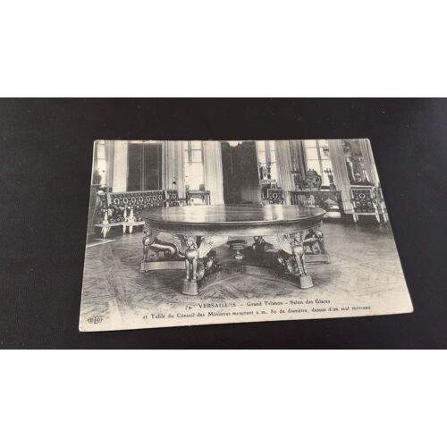 Carte Postale Versailles Le Grand Trianon. Le Salon Des Glaces. Table Du Conseil En Chêne De Malabar. En L'état Sur Les Photos
