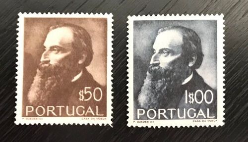 Lot De 2 Timbres Portugal 1951