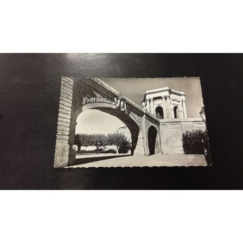 Carte Postale Montpellier Le Chateau D Eau En L'état Sur Les Photos