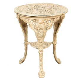 Table En Fonte Avec Finition Antique