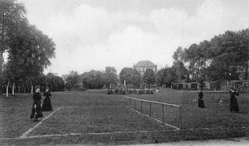 Cpa Debut Xx Eme Siecle -Theme : Sports Et Loisirs - Peruwelz Belgique - Pensionnat Des Dames De Saint - Charles - A Peruwelz - Le Lawn Tennis -Edition E. Lespinne- Antoing