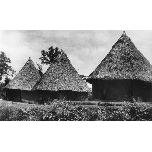 Carte Postale Noir Et Blanc - Denteleen° 106 A.O.P. Cases Guineeennes - Photographie Veitable Non Ecrite Editions Carnaud Freres
