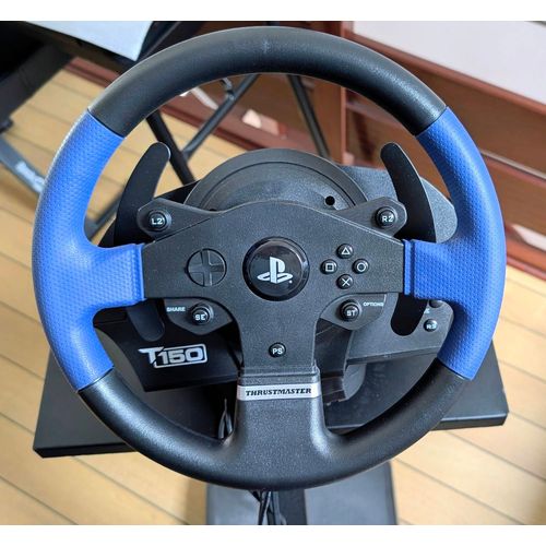 Volant thrustmaster t150 pro avec pédalier métal