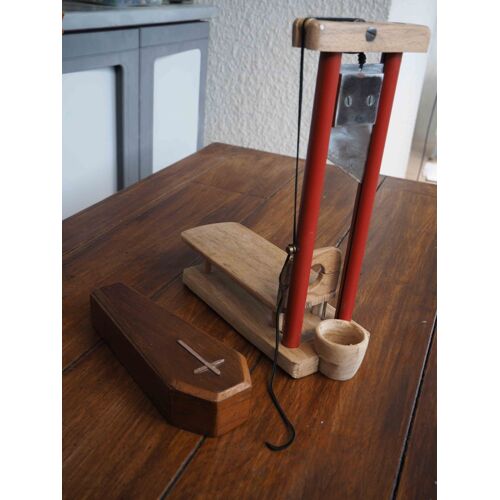 Modèle Réduit De Guillotine