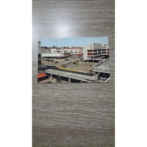 Carte Postale Royan ,Centre De Ville Pres Du Portique ,Magasin Nouvelle Galerie ,Couleur En L'état Sur Les Photos