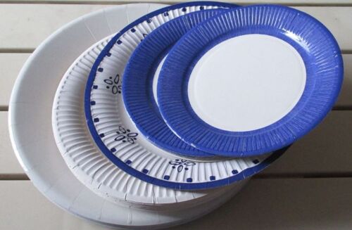 Soixante Assiettes Jetables En Carton Blanches Ou Blanches Et Bleues-14 Grandes + 35 Moyennes + 12 Petites