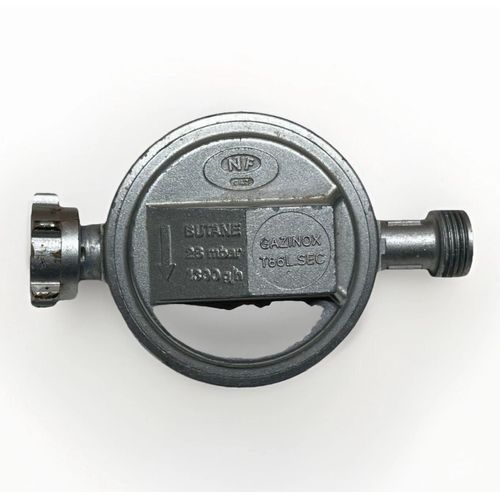 Détendeur gaz butane 28 mbar 1,3 kg/h – Gazinox – Bon état