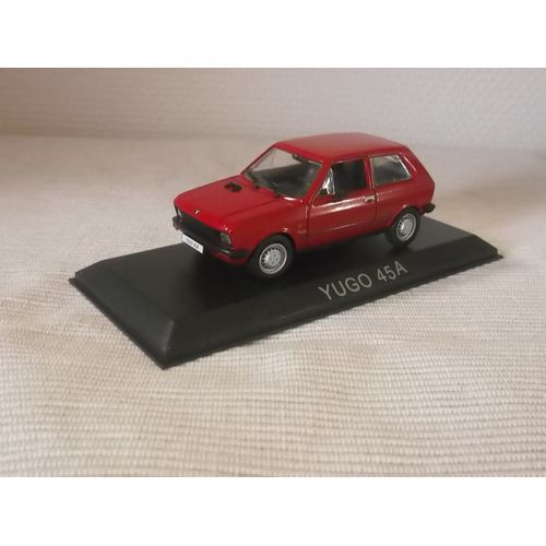 Voiture Yugo 45 A 1/43-Deagostini