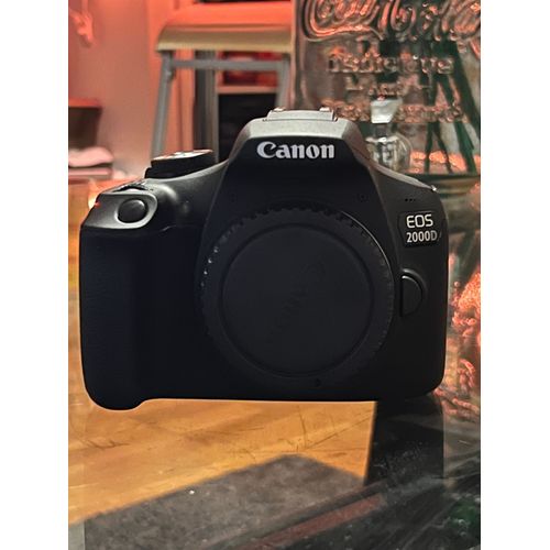 Canon EOS 2000D 24.1 mpix + Objectif EF-S 18-55 III