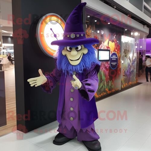 Personnage De Costume De Mascotte Redbrokoly Chapeau De Sorcière Violet Habillé Avec Un Gilet Et Des Montres Bracelet