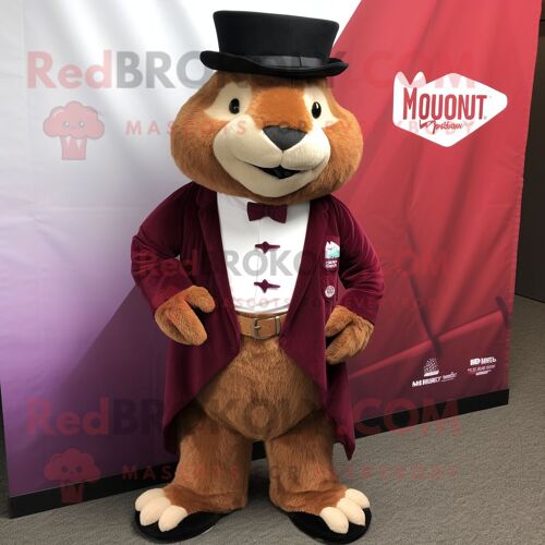 Mascotte Redbrokoly De Personnage De Marmotte Marron Habillée D'une Barboteuse Et De Pochettes