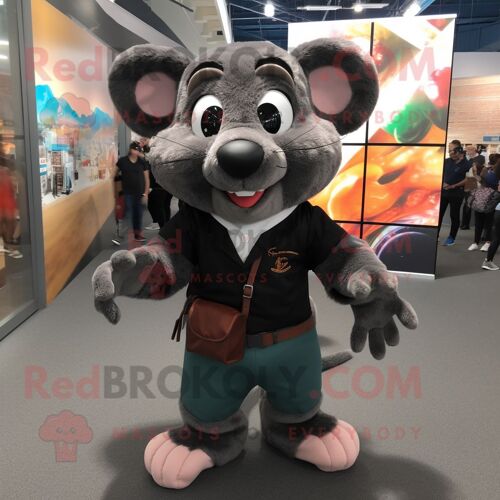 Personnage De Costume De Mascotte Redbrokoly De Rat Noir Habillé D'un T-Shirt Graphique Et De Sacs Messenger