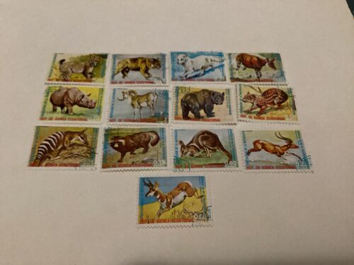 Lot De 13 Timbres, Mammifères, Guinée Équatoriale, Années 1970