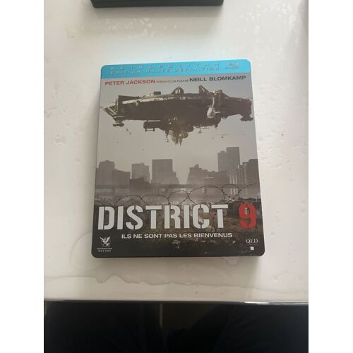 District 9 Blu-Ray Steelbook