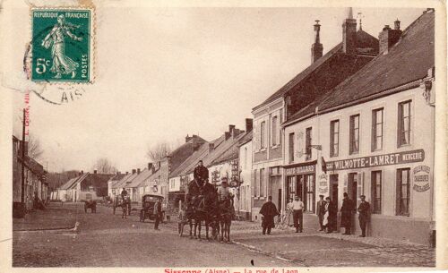 Carte Postale Ancienne Début Xx Eme Siecle - Ecrite Et Timbree - Sissonne - Aisne - La Rue De Laon - Edition L. Leclere