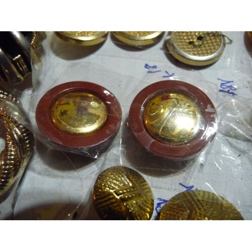 Couture 1 D 2 Boutons Or Ctour Bordeaux Queue Diam 21
