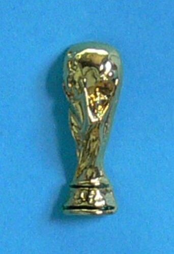 14003 // 1 Pin's : F.I.F.A. World Cup Coupe Du Monde Football . (©1974 Fifa )