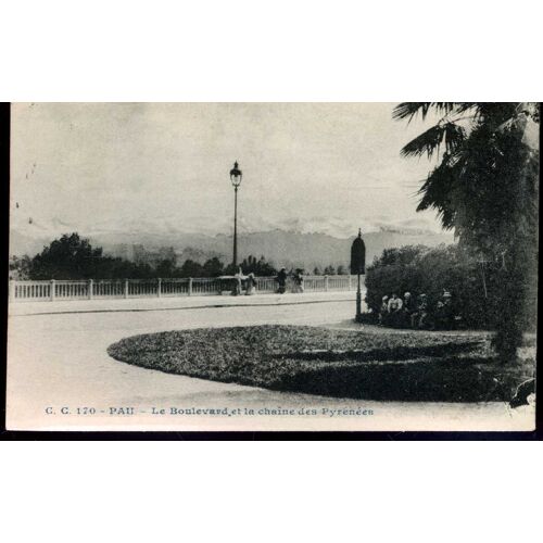 Carte Postale De Pau (Pyrénées Atlantiques) Le Boulevard Et La Chaîne Des Pyrénées