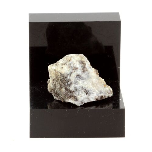 Pargasite. 21.76 Ct. Grenville, Québec, Canada.