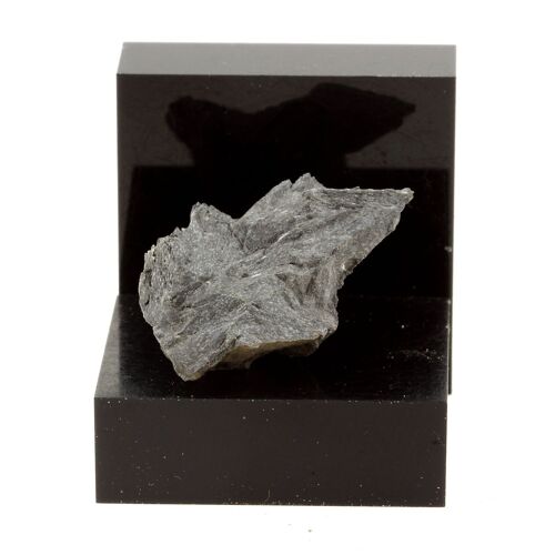 Pyroxene + Rutile. 21.28 Ct. Lanark, Ontario, Canada.