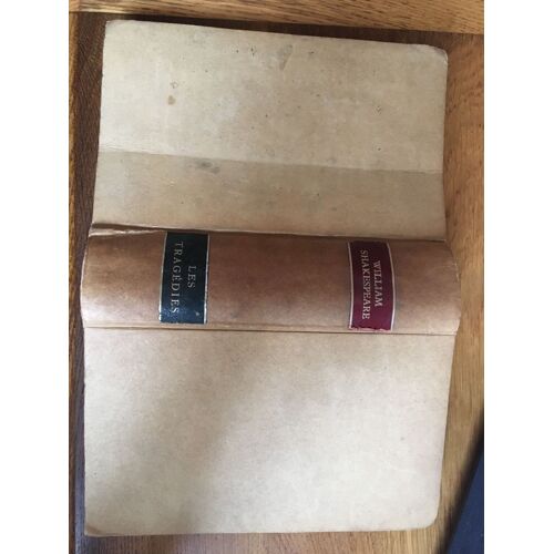Shakespeare.  Les Tragédies  Tomes N° 1. Par Pierre Messiaen. Editions : Desclée De Brouwer 1945