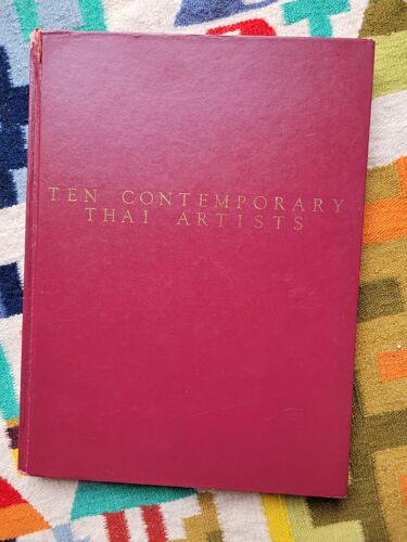 Ten Contemporary Thai Artists. Text By John Hoskin. Editions : Graphis Co, Ltd. Bangkok Thailand ( 1985 ).