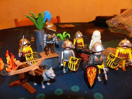 Lot Playmobils Mercenaires En Arme