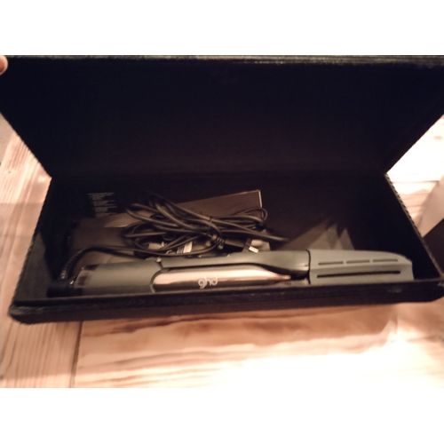 Lisseur Ghd 2 En 1 Avec Son Écrin, Sèche Et Lisse Le Cheveu