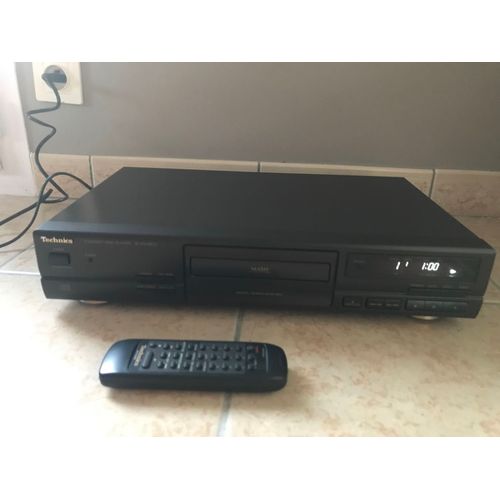Lecteur technics mash compact disc player SL-PG480A avec sa télécommande 